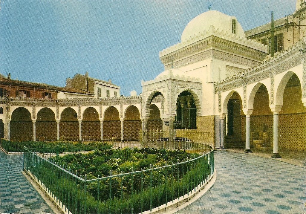 279-cour interieure Mosquee du Pacha.JPG